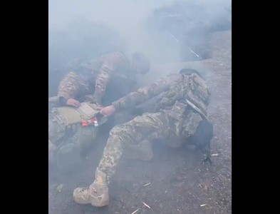 Rusia este acuzată că foloseşte atacuri cu gaze chimice. Soldaţii ucraineni spun că se întâmplă "aproape zilnic", invadatorii încercând să-i disloce din poziţiile pe care le ocupă