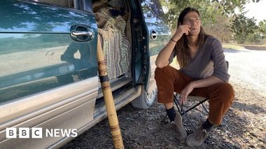 Rezidenţii din Ibiza au ajuns să trăiască în maşini, în timp ce pe insula petrecerilor chiriile au crescut vertiginos