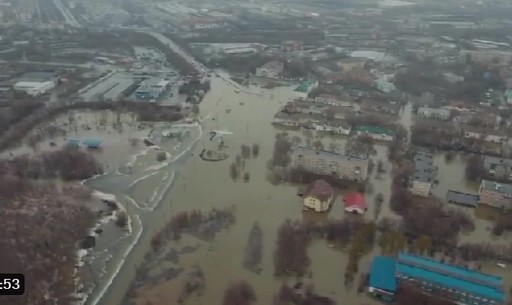 Peste 10.400 de locuinţe au fost inundate în Rusia