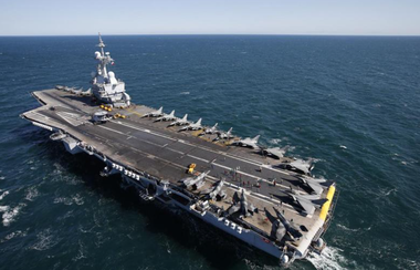 Portavionul nuclear francez Charles-de-Gaulle, plasat pentru prima oară sub controlul operaţional al NATO într-o misiune de 15 zile la Marea Mediterană