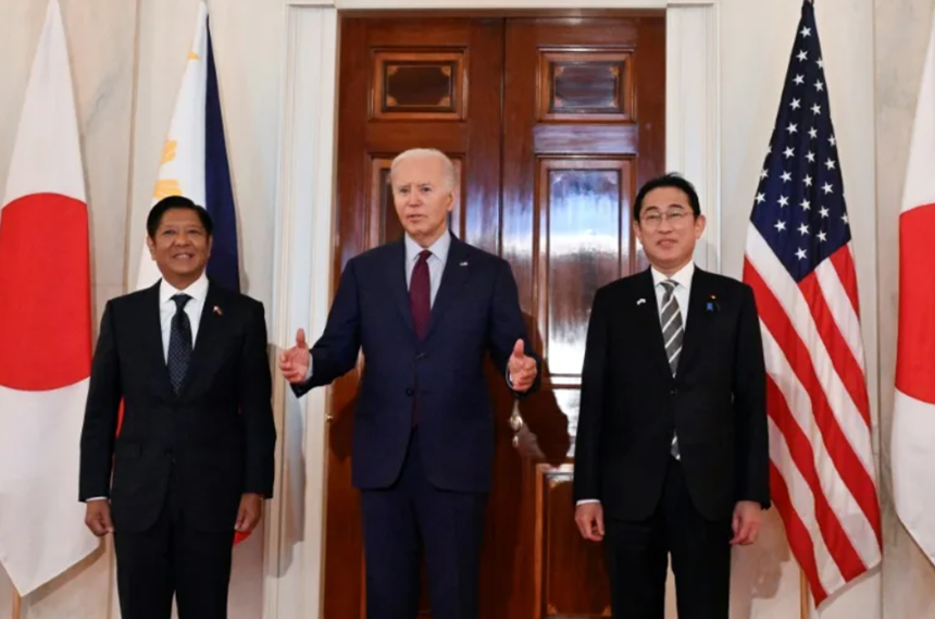 Beijingul îşi apără acţiunile ”legitime” la Marea Chinei de Sud, în urma unor avertismente formulate de SUA, Japonia şi Filipine, reunite într-un summit trilateral fără precedent de către Joe Biden la Casa Albă