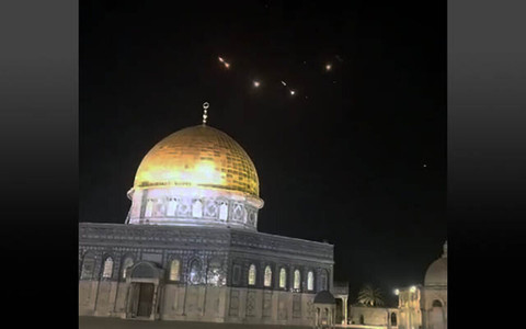 UPDATE - Iranul a lansat peste 300 de rachete şi drone asupra Israelului, într-un atac fără precedent. Premierul Netanyahu promite victoria, în timp ce temerile în legătură cu un conflict mai amplu cresc / Reacţia Rusiei