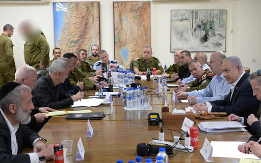 Suspansul se prelungeşte. O nouă reuniune a cabinetului israelian de război va avea loc miercuri. "Lăsaţi-i să fie neliniştiţi", spune o sursă israeliană referindu-se la Iran / Miniştrii de externe din Germania şi Marea Britanie, aşteptaţi în Israel