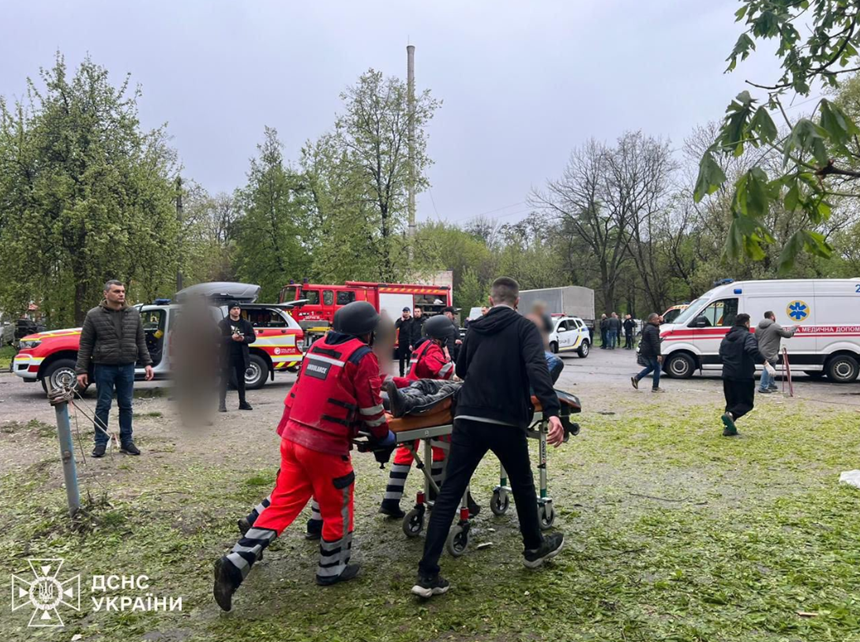 UPDATE: Cel puţin 11 morţi şi 22 de răniţi la Cernihiv, într-un atac rus cu rachetă