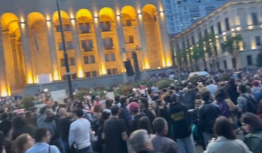 Parlamentul georgian a adoptat în primă lectură controversatul proiect de lege privind "influenţa străină". Noi manifestaţii la Tbilisi