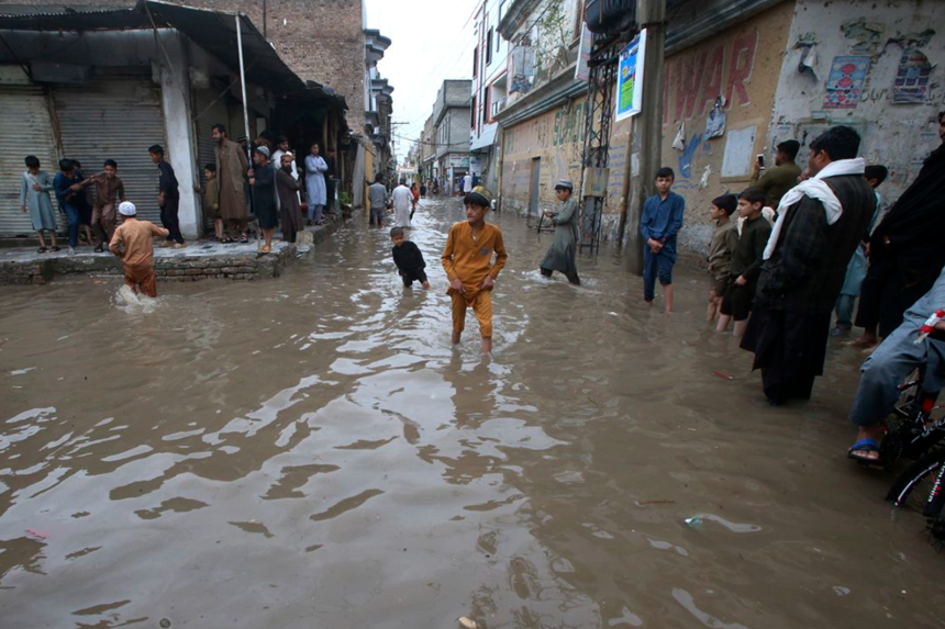 Aproximativ 70 de morţi şi 56 de răniţi în Afganistan în cinci zile inundaţii. Peste 2.600 de case distruse