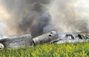 Unul dintre cei patru membri ai echipajului unui bombardier supersonic rus de tip TU-22M3, mort, doi găsiţi în viaţă, unul căutat, anunţă guvernatorul regiunii ruse Stavropol, după ce Ucraina revendică doborârea unui bombardier strategic Tu-22M3 pentru prima oară în război