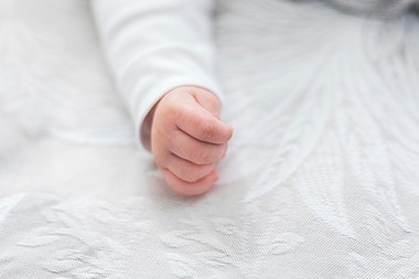Gaza: O fetiţă a fost adusă pe lume din pântecele mamei ucise într-un atac al Israelului
