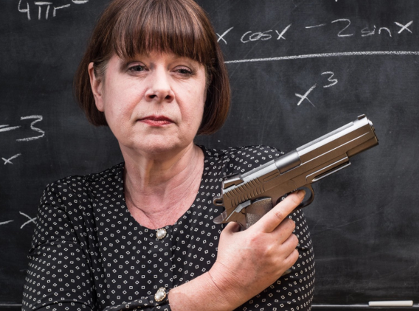 Congresul statului Tennessee autorizează profesorii să poarte arme în şcoli la un an de la masacrul dintr-o şcoală primară din Nashville. 15 state americane autorizează purtarea de arme de către personalul şcolar