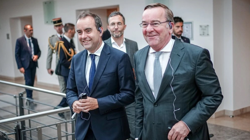 Franţa şi Germania semnează vineri la Paris un acord cu privire la proiectul comun al unui tanc al viitorului MGCS, anunţă Pistorius şi Lecornu într-un interviu comun în FAZ. Ele devansează astfel atât SUA, cât şi Rusia