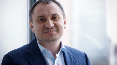 Ministrul ucrainean al Agriculturii Mîkola Solski, suspectat de corupţie, demisionează. El este acuzat că şi-a însuşit 2.500 ha în regiunea Sumî, în valoare de aproape 7 milioane de euro, şi a încercat să-şi însuşească alte terenuri de 4,5 milioane de euro