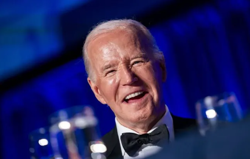 ”Un copil de şase ani”, râde Biden de Trump la dineul anual al corespondenţilor de la Casa Albă