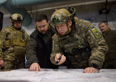 Situaţia pe front s-a ”deteriorat”, Rusia a obţinut ”succese tactice” în mai multe zone, scrie Sîrski pe Facebook. ”Lupte aprige continuă” la Hramatorsk, în est. Ucrainenii s-au retras din localităţile Berdicev, Semenivka şi Novomîhailivka. ”Situaţie tensionată” în sud