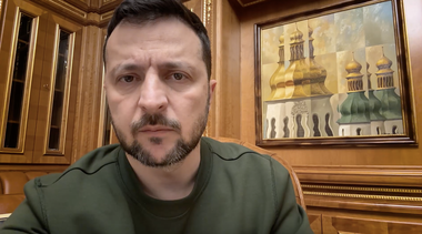 Volodimir Zelenski a vorbit cu secretarul general al NATO, Jens Stoltenberg: Livrarea la timp a armelor către luptătorii noştri, decizii oportune privind apărarea aeriană pentru Ucraina sunt ceea ce avem nevoie acum pentru a proteja vieţi