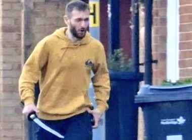 UPDATE-Un băiat de 13 ani ucis şi mai mulţi răniţi la Londra, într-un atac cu o sabie de samurai vizând trecători şi doi poliţişti în cartierul Redbridge. Un bărbat în vârstă de 36 de ani, arestat la Hainault