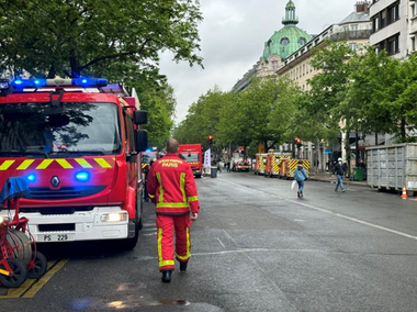UPDATE-Trei morţi şi un rănit la Paris, într-un incendiu într-un bloc de şapte etaje în arondismentul al II-lea. Un mort şi trei răniţi în alt incendiu, în arondismentul al XV-lea