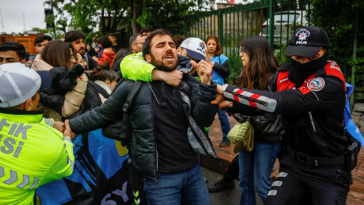 Ciocniri şi zeci de arestări la adunări de 1 Mai la Istanbul, plasat sub stare de asediu