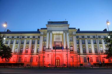 Serviciile poloneze anunţă că au găsit dispozitive de ascultare în sala în care trebuia să se reunească guvernul