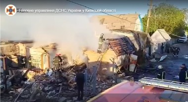 Ucraina se pregăteşte pentru pene de curent după un nou atac masiv al Rusiei, soldat cu un mort şi cel puţin 10 răniţi. Moscova anunţă că obţine noi victorii în Ucraina şi a cucerit încă două sate