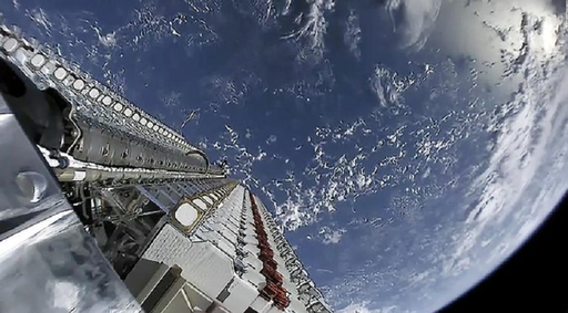 Starlink, reţeaua de internet pe care se bazează Ucraina, se confruntă cu dificultăţi tehnice. Elon Musk spune că sateliţii sunt sub presiune din cauza furtunii geomagnetice