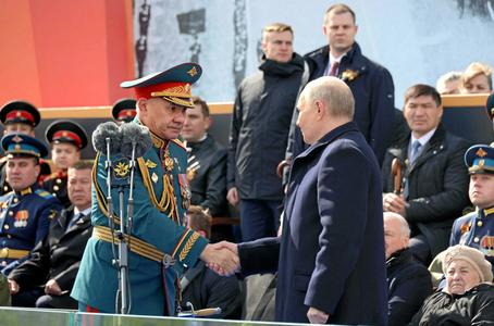 Londra îi atacă pe Şoigu, responsabil de ”peste 355.000 de victime în rândul propriilor militari” în Războiul din Ucraina, şi pe noul ministru rus al Apărării Andrei Belousov, ”altă marionetă a lui Putin”