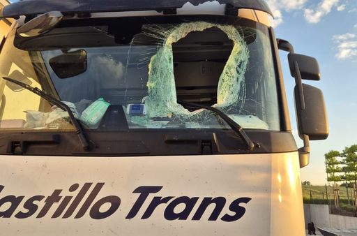 Un şofer român de camion a fost ucis în Belgia de un capac de canal aruncat de pe un pod. Cinci tineri, care ar fi consumat "gaz de râs", sunt suspectaţi în acest dosar
