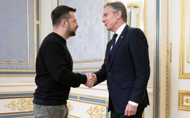 Blinken îi asigură pe Zelenski şi ucraineni, la Kiev, că ajutorul american este ”pe drum”. Doi răniţi în Harkov, 18 drone ruse distruse în mai multe regiuni. 25 de obuze ucrainene de tip RM-70 Vampire, interceptate în Belgorod