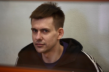 Un tânăr barman rus, Vladimir Malina, acuzat de incendierea unei infrastructuri feroviare şi intrarea în ”Legiunea Libertăţii Rusiei”, condamnat la 25 de ani de închisoare cu privire la ”terorism”, ”înaltă trădare” şi ”sabotaj”