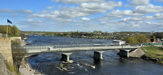 Estonia susţine că Rusia i-a îndepărtat balizele de navigaţie de pe râul de frontieră Narva