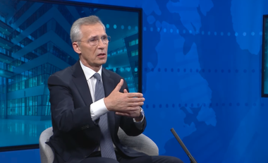 Stoltenberg le cere în The Economist aliaţilor Ucrainei să lase Kievul să atace în Rusia cu armament din Occident. Zelenski le cere să-l autorizeze să le folosească aşa cum doreşte, defensiv