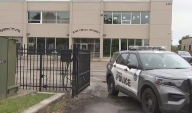 O şcoală primară evreiască de fete din Toronto, Bais Chaya Mushka, vizată de tiruri, fără să rănească pe cineva
