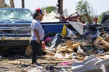 Cel puţin 15 morţi în sudul SUA, în 25 de tornade în weekend în trei state, Texas, Oklahoma şi Arkansas. Pene de curent largi în şase state