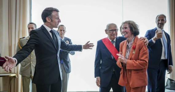 Macron îi decorează la Berlin pe soţii Serge şi Beate Klarsfeld, ”activişti ai memoriei Holocaustului”