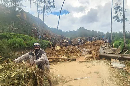 Mii de oameni evacuaţi în Papua Noua Guinee, de teama unei noi alunecări de teren