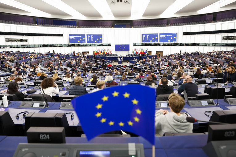 Percheziţii la sediile PE la Bruxelles şi Strasbourg şi la locuinţa unui colaborator parlamentar în dosarul influenţei ruse