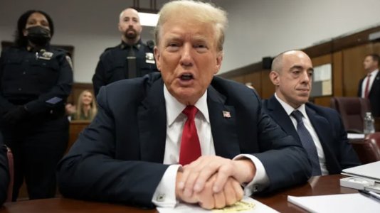 Juraţii au început deliberările în procesul penal al lui Trump pentru tăinuire de bani