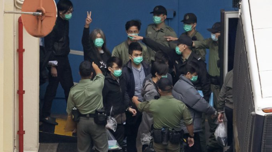 Paisprezece activişti în favoarea democraţiei, găsiţi vinovaţi de ”subversiune” la Hong Kong