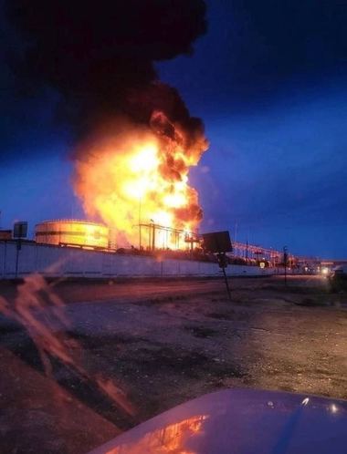 Ucraina anunţă că rachetele sale au lovit un terminal petrolier din portul Kavkaz. Lovitura a făcut parte dintr-o operaţiune mai amplă, care a durat mai multe zile şi a vizat şi instalaţii energetice din Crimeea