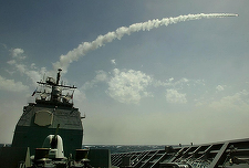 Armata americană a anunţat că a doborât o dronă houthi şi două rachete în Marea Roşie
