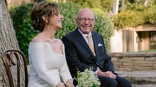 Rupert Murdoch s-a căsătorit pentru a cincea oară. Magnatul media are 93 de ani, iar noua sa soţie are 67 de ani. Mireasa este fosta soacră a lui Roman Abramovici