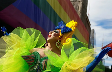 Un Gay Pride la Sao Paulo vrea ”să recupereze” culorile verde şi galben ale steagului brazilian, devenit steagul politic al dreptei în Brazilia