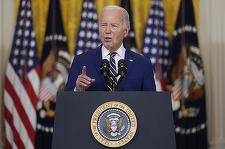 Joe Biden virează la dreapta în domeniul imigraţiei