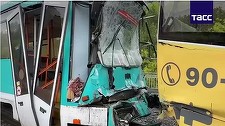 Un mort şi aproape 100 de răniţi, după ce două tramvaie s-au ciocnit în Rusia