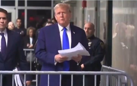 Trump se prezintă drept „preşedinte cripto” la o strângere de fonduri din San Francisco