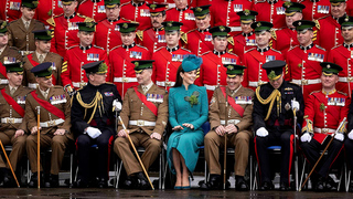 Prinţesa Kate a scris regimentului său. Îşi cere scuze pentru că a lipsit sâmbătă de la o paradă şi speră să se întoarcă "foarte curând"