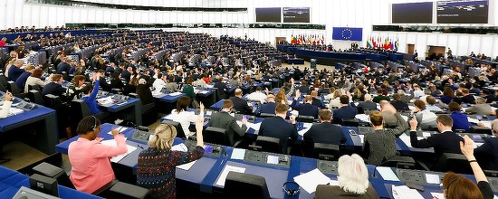 ALEGERI EUROPARLAMENTARE 2024 - Debutanţi excentrici în Parlamentul European: un pilot de curse, un fost paraşutist, un influencer pe Instagram