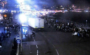 Procuratura franceză cere condamnarea la 20 de ani a doi acuzaţi, Mohamed Ghraieb şi Chokri Chafroud, în procesul în apel al atentatului de la Nisa, soldat cu 86 de morţi, la 14 iulie 2016
