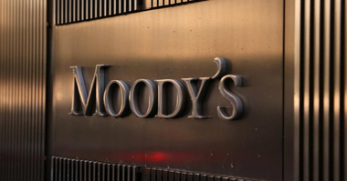 Moody’s avertizează cu privire la un risc la adresa cotaţiei Franţei după dizolvarea Adunării Naţionale. Ea se aşteaptă la o ”deteriorare a sustenabilităţii datoriei” şi la ”un risc sporit de instabilitate politică” după alegerile anticipate
