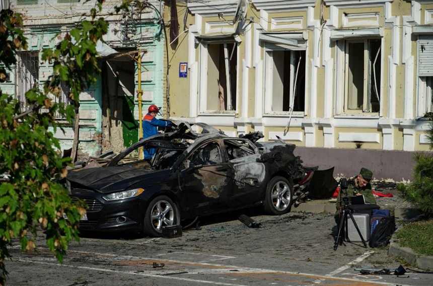 Rusia anunţă că a doborât 87 de drone ucrainene în cinci regiuni şi Peninsula Crimeea. Regiunea Rostov, în care se află cartierul general al Operaţiunilor ruse în Ucraina, atacat cu 70 de drone. ”Un rezervor al unui depozit de petrol uşor avariat” în Voronej