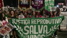 Marş al femeilor din Brazilia, în semn de protest faţă de un proiect de lege care înăspreşte interdicţiile privind avortul